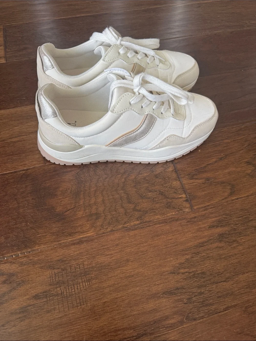 Time and Tru Casual Chunky Sneaker